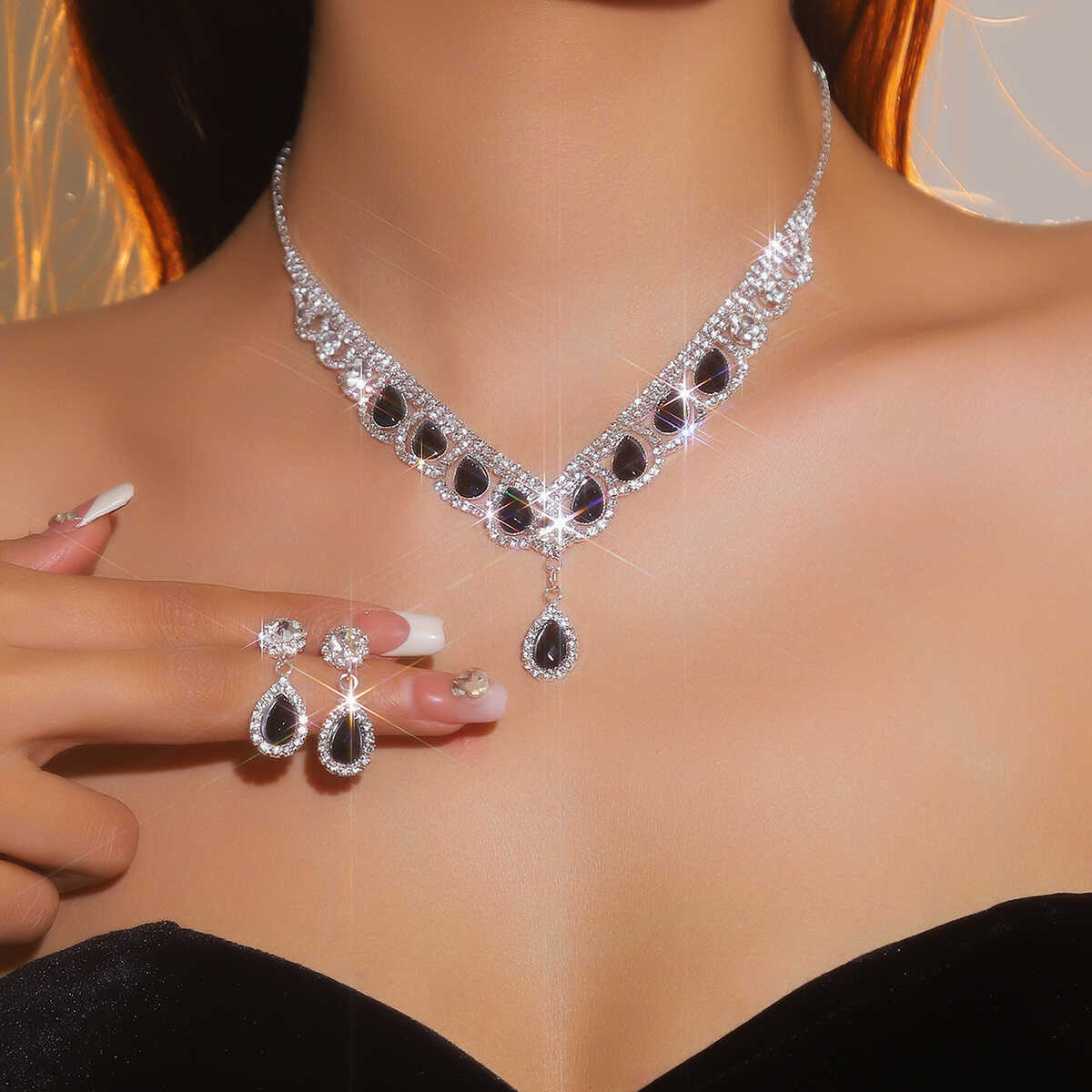 Al Ain Jewelry & Watches Exhibition 2025 - 딩카 빈티지 다이아몬드 물방울 펜던트 목걸이